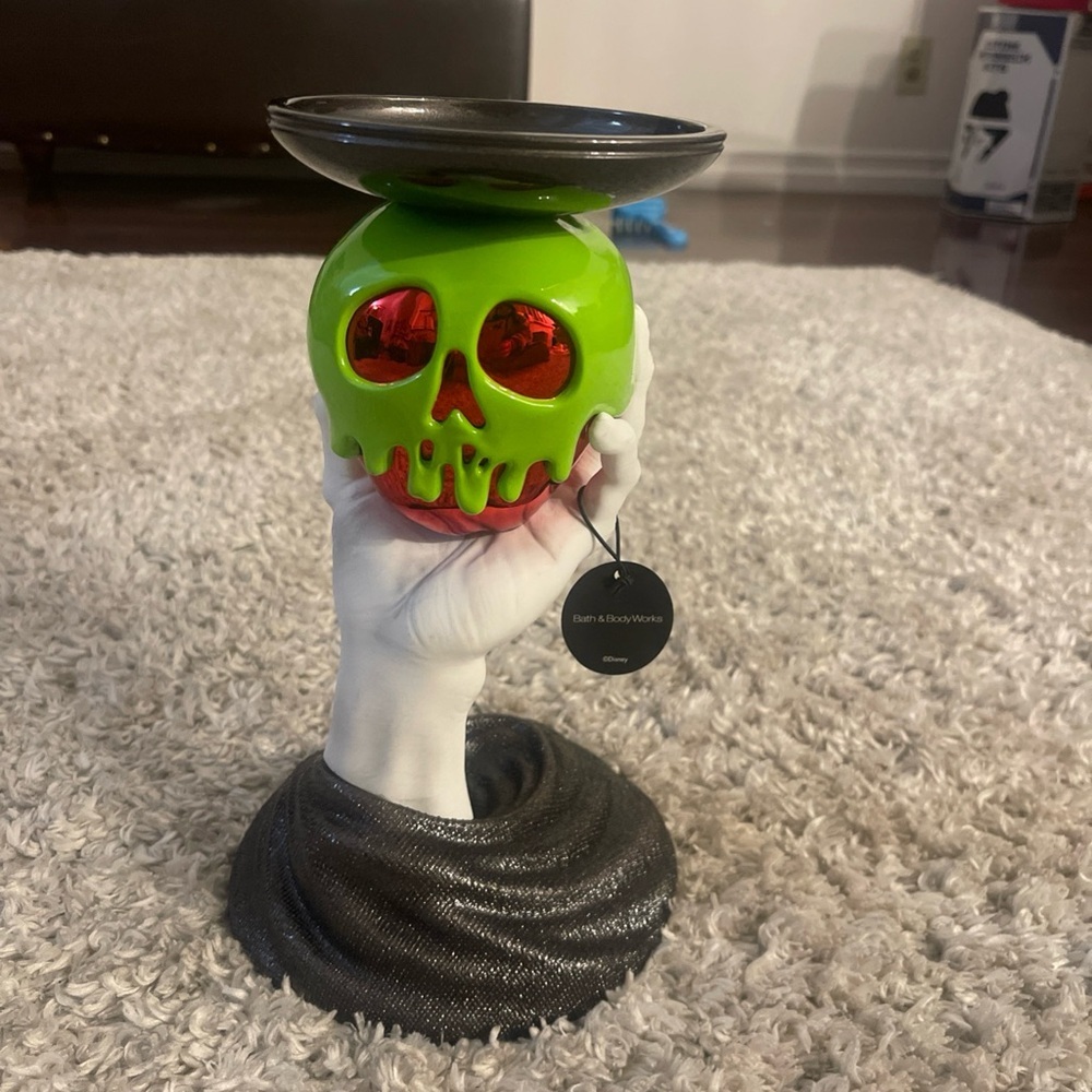 Bath & Body Works Disney Villains Evil Queen Poison Apple Candle Holder NWT